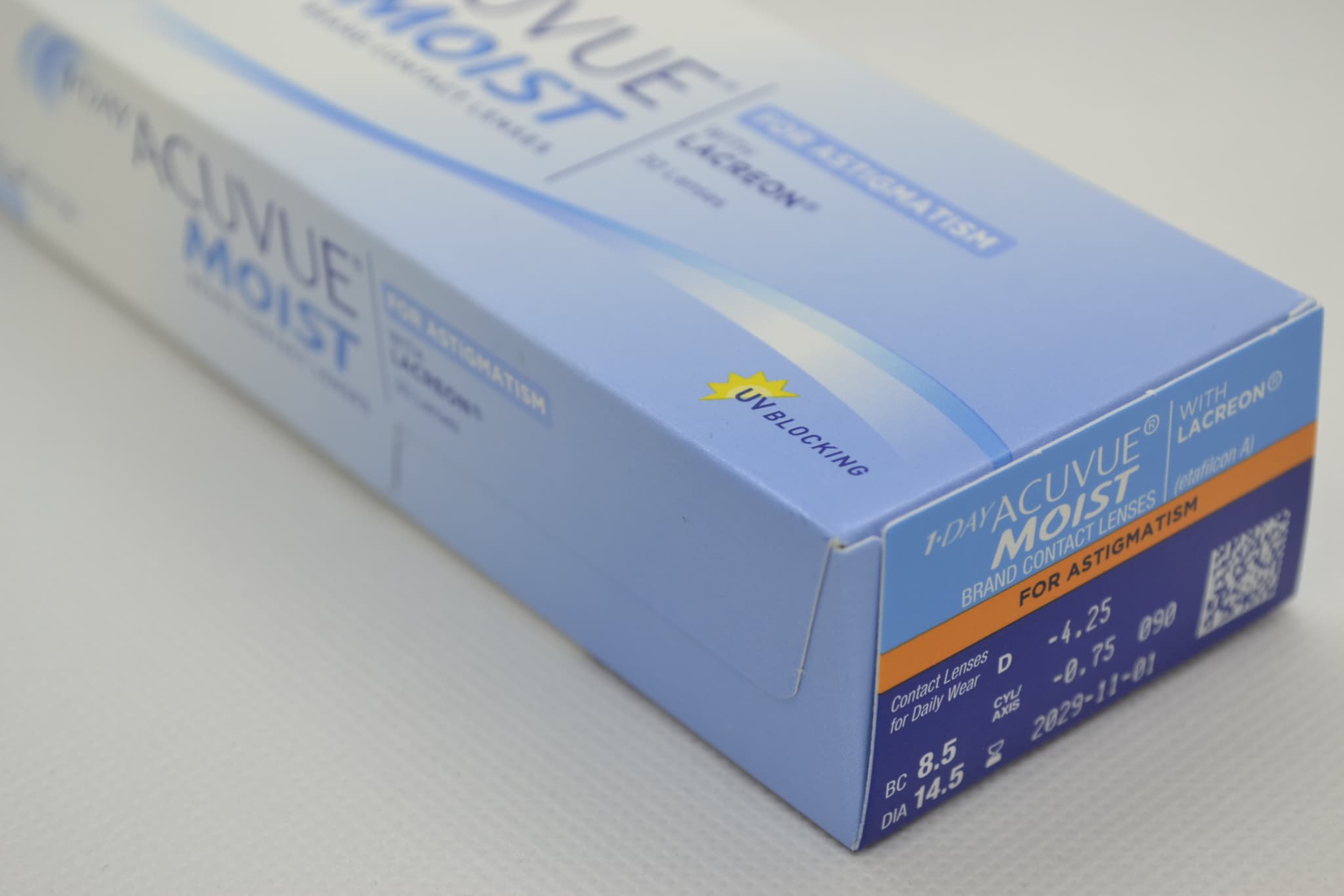 ワンデーアキュビューモイスト 乱視用 (近視)のパッケージ斜め