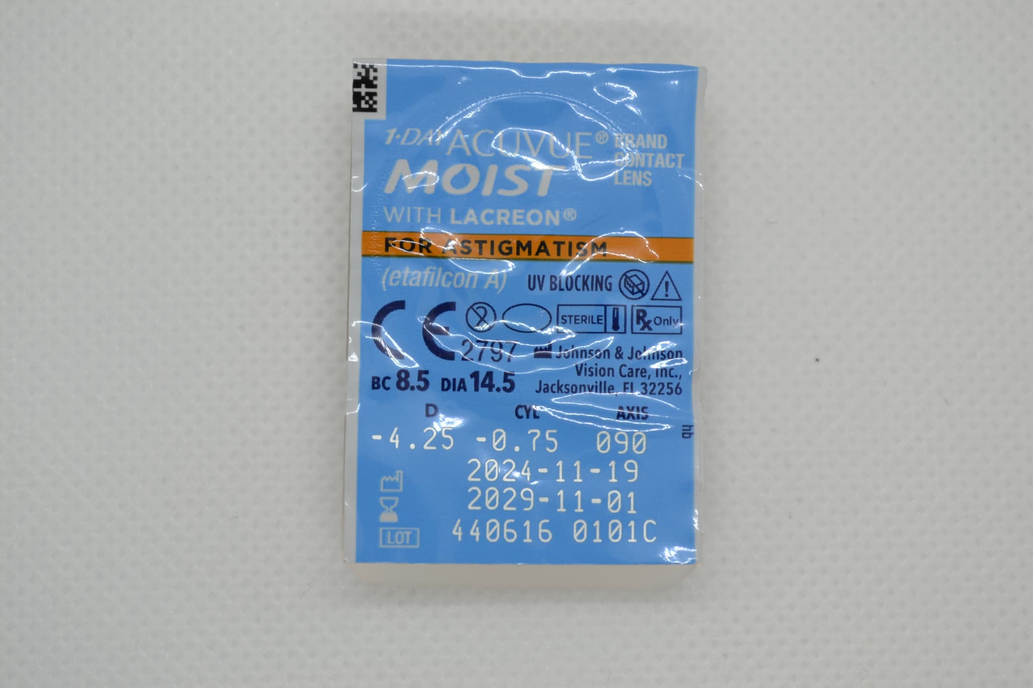 ワンデーアキュビューモイスト 乱視用 (近視)のブリスター（表）