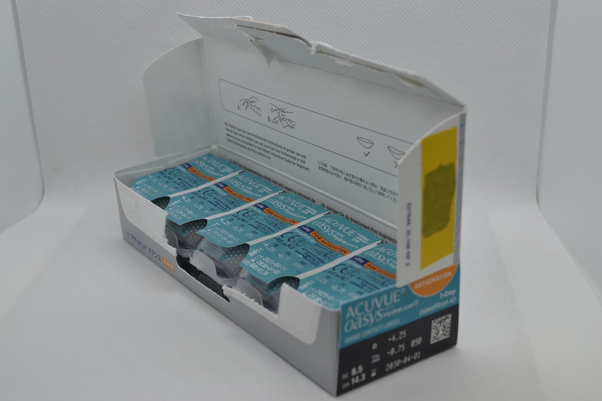ワンデーアキュビューオアシス 乱視用 (近視)のパッケージ開封後斜め