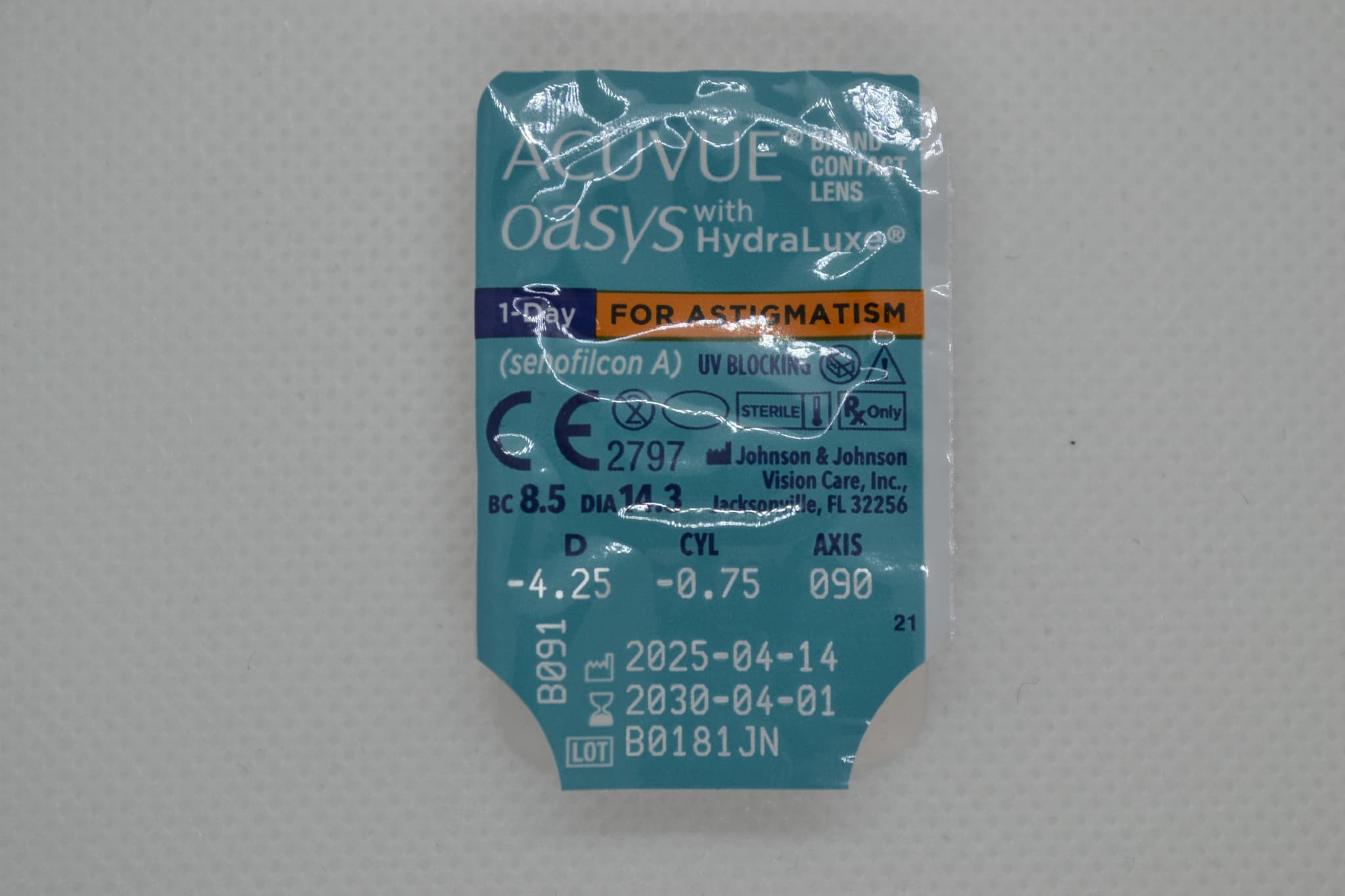 ワンデーアキュビューオアシス 乱視用 (近視)のブリスター（表）