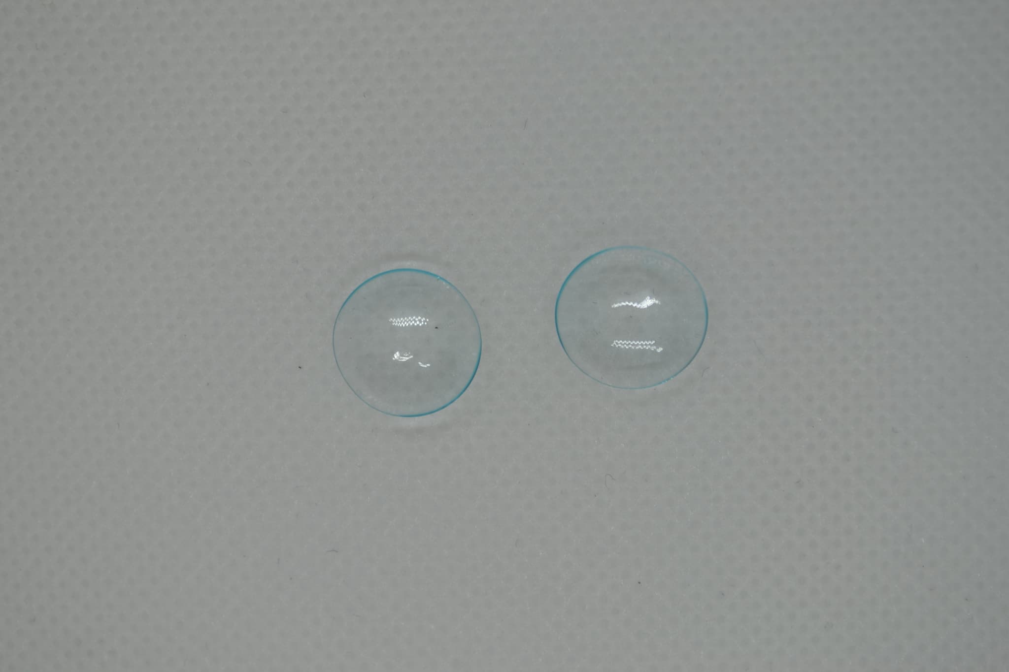 2WEEKメニコン プレミオ トーリックの乾いたレンズ