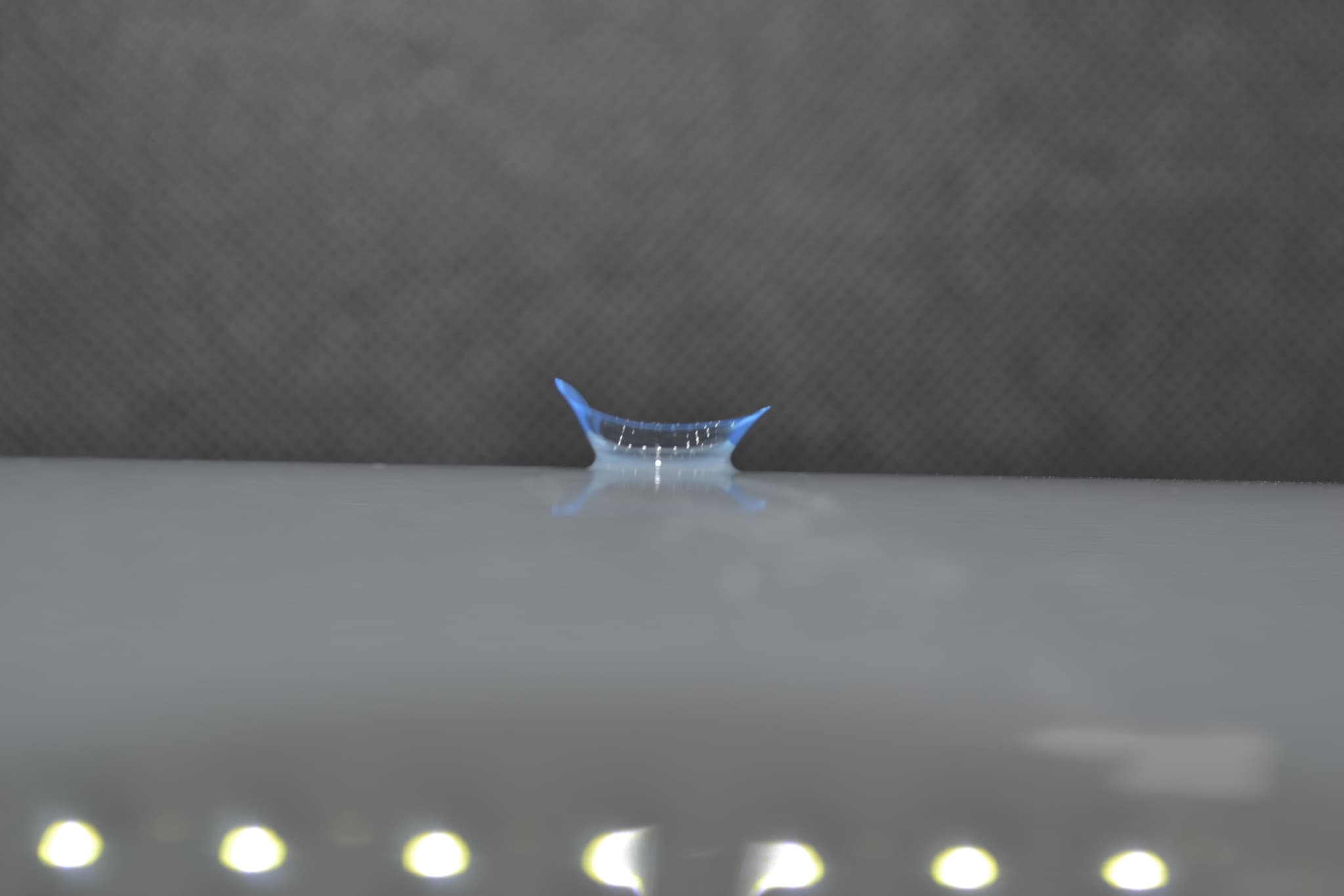 アキュビューオアシス 乱視用 (近視)のレンズ（裏返し）