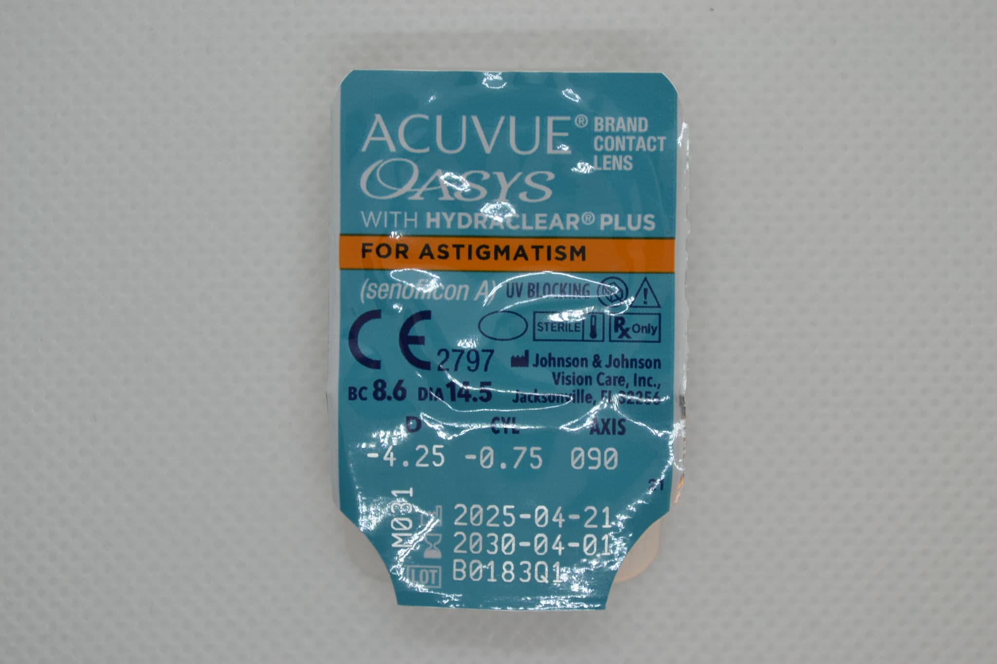 アキュビューオアシス 乱視用 (近視)のブリスター（表）