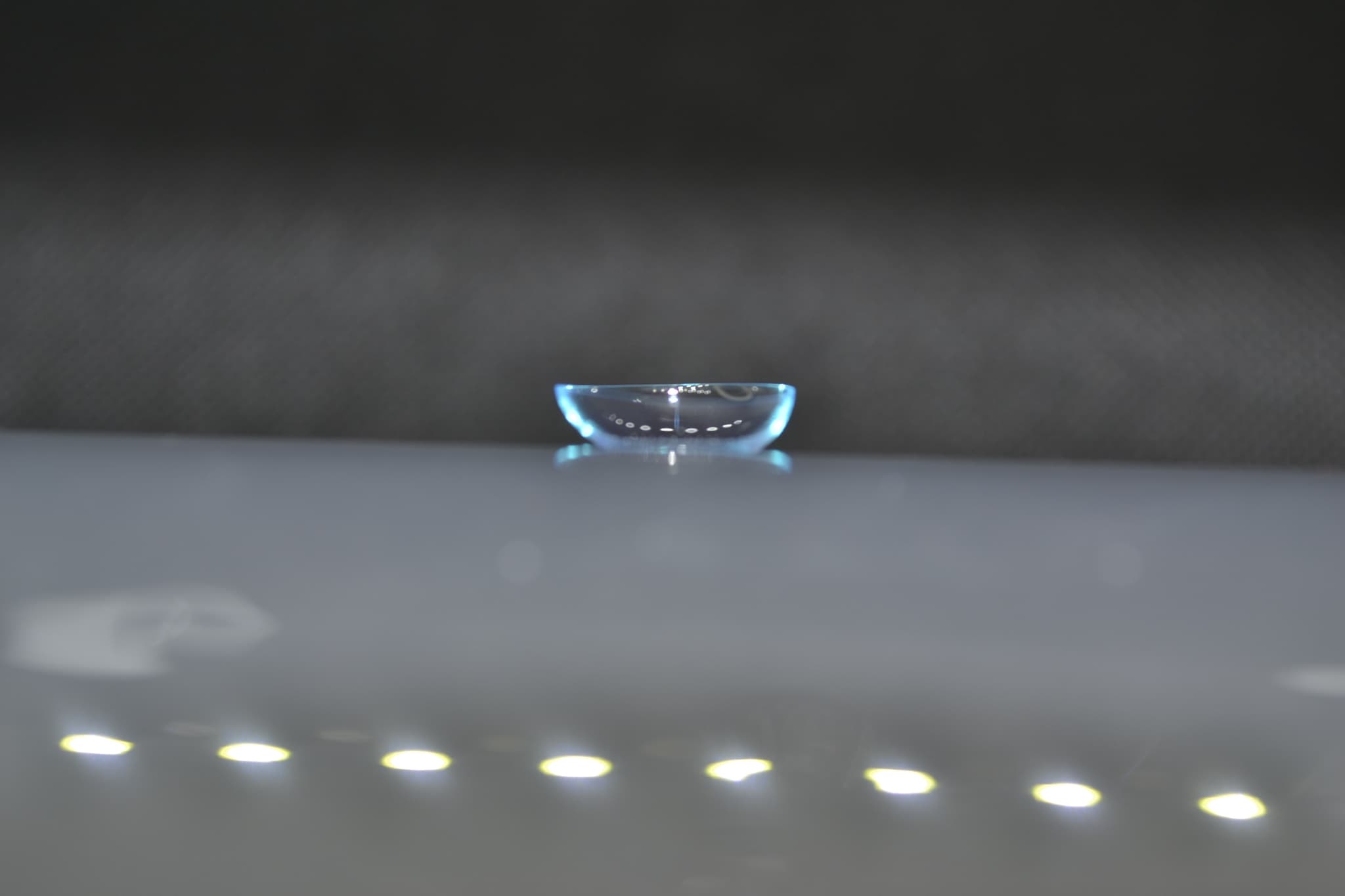 バイオフィニティトーリックのレンズ（表）