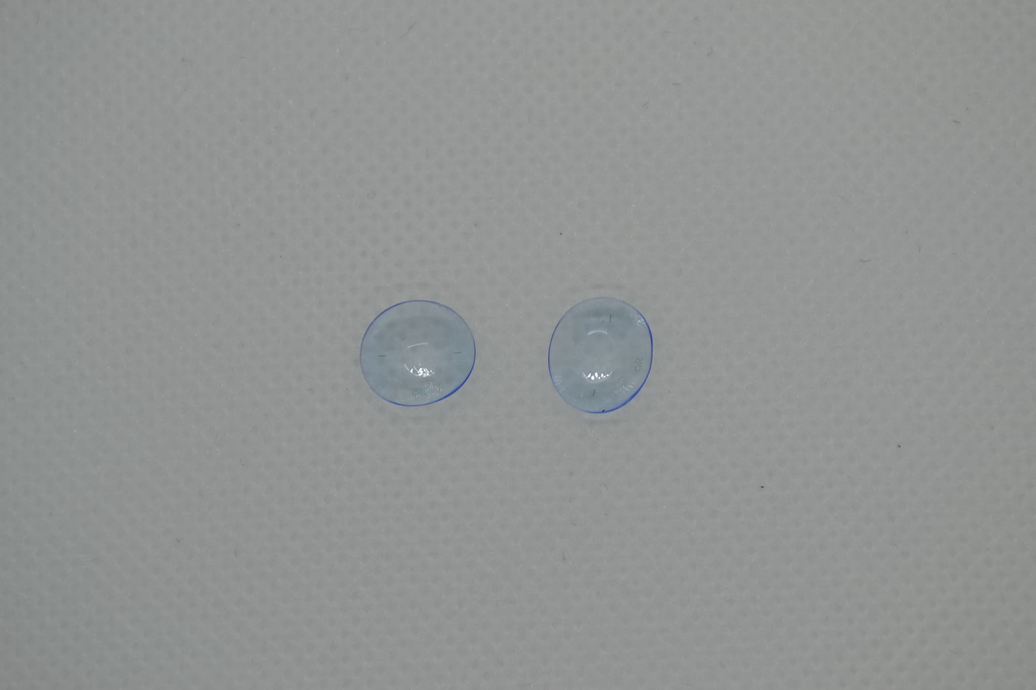 デイリーズアクア コンフォートプラス 乱視用 (近視)の乾いたレンズ