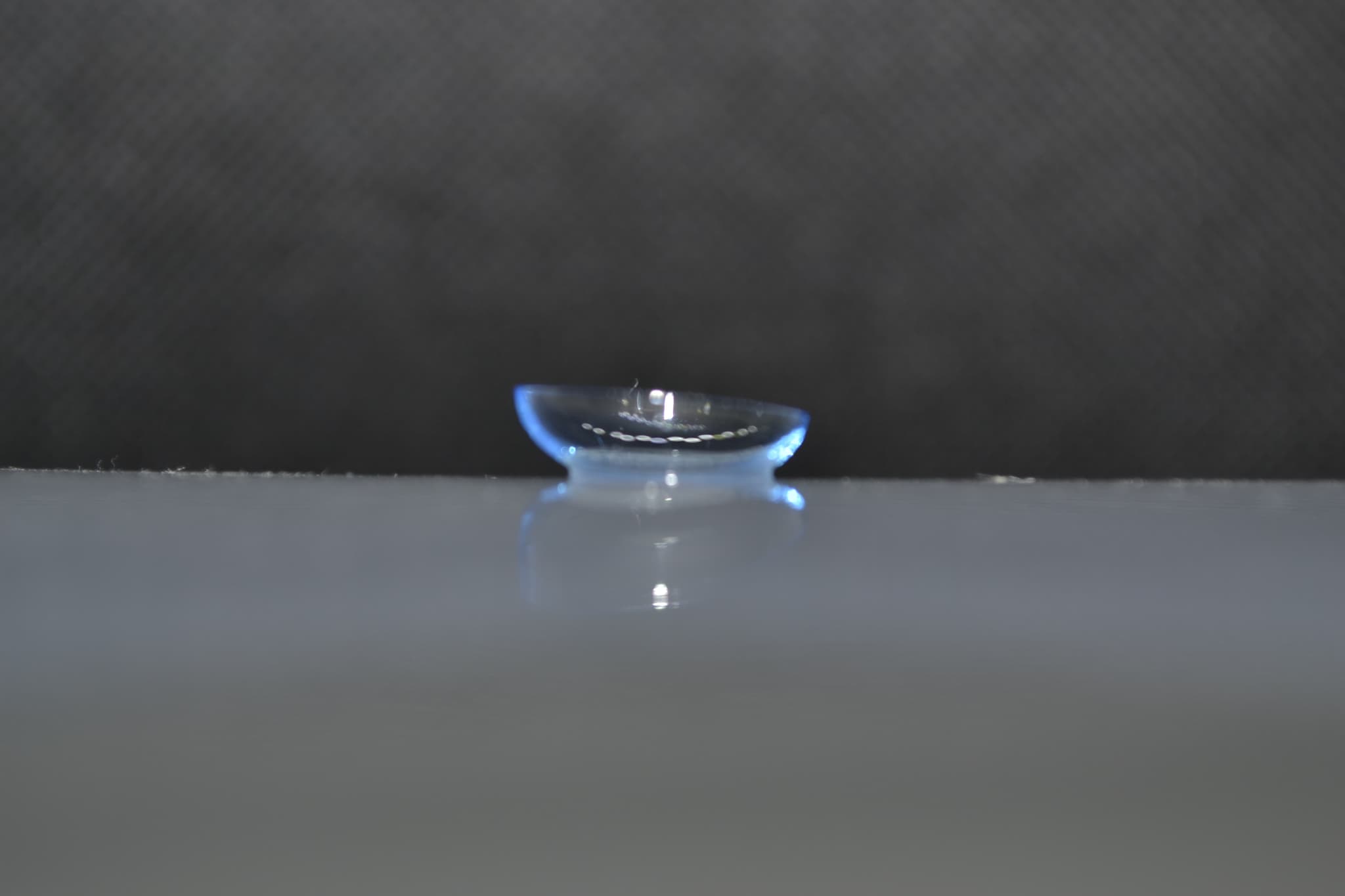 プレシジョン ワン 乱視用のレンズ（表）