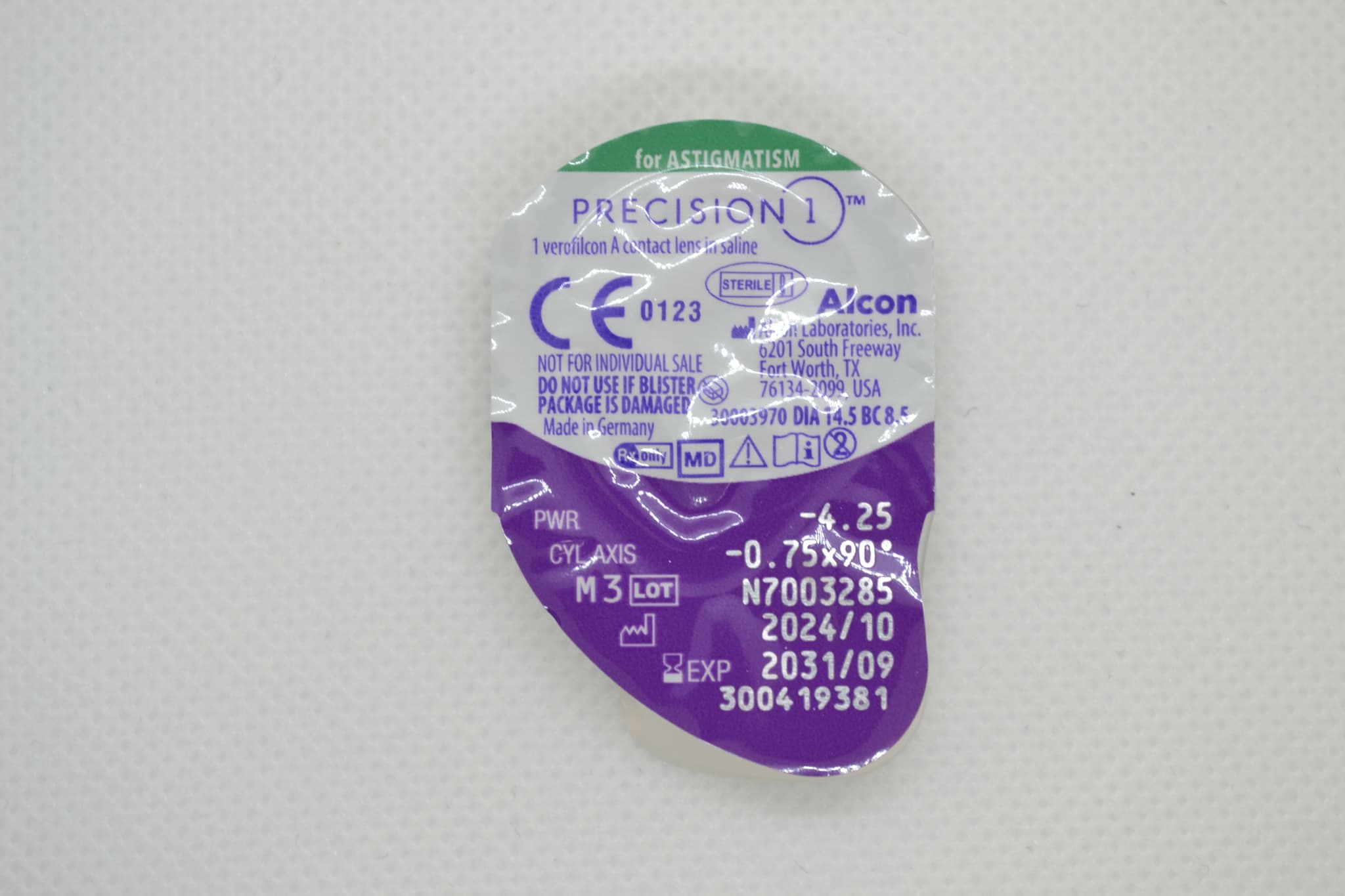 プレシジョン ワン 乱視用のブリスター（表）