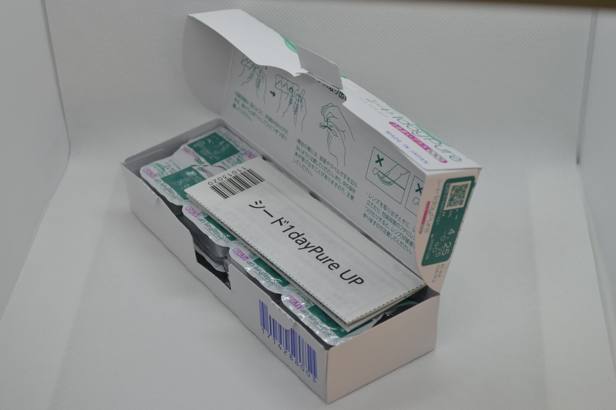 ワンデーピュアうるおいプラス乱視用 (近視)のパッケージ開封後斜め
