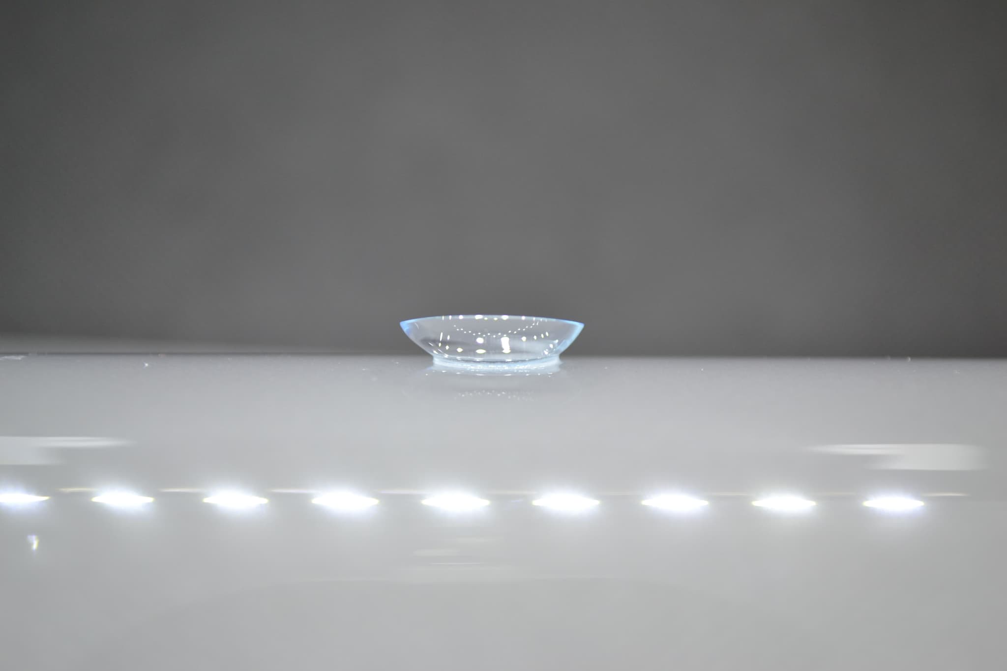 2ウィークピュアうるおいプラス 乱視用 (近視)のレンズ（表）